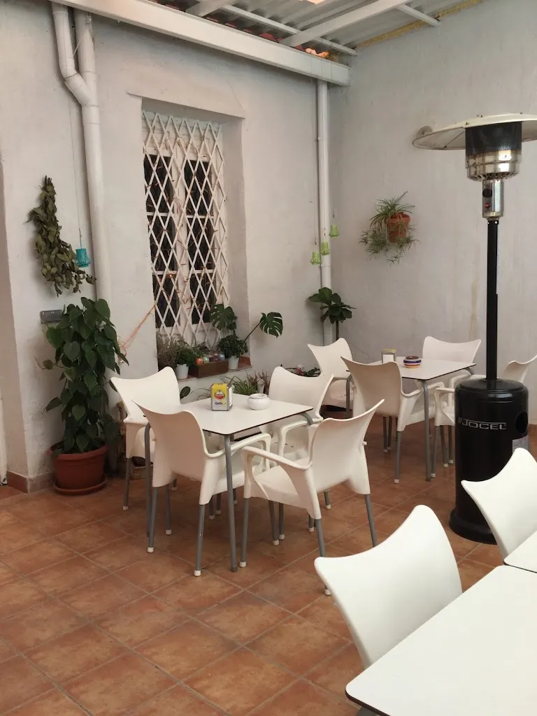 RAVI CAFÉ_Benalúa_slider_image_3