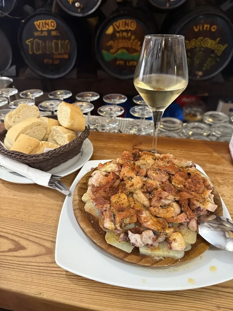 jerome mcdonnell_Bodega Francisco I,_Almuñécar_recensione