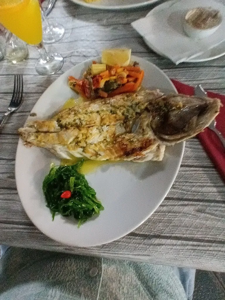 Graham Lucy_Restaurante Mar De Plata_Almuñécar_review