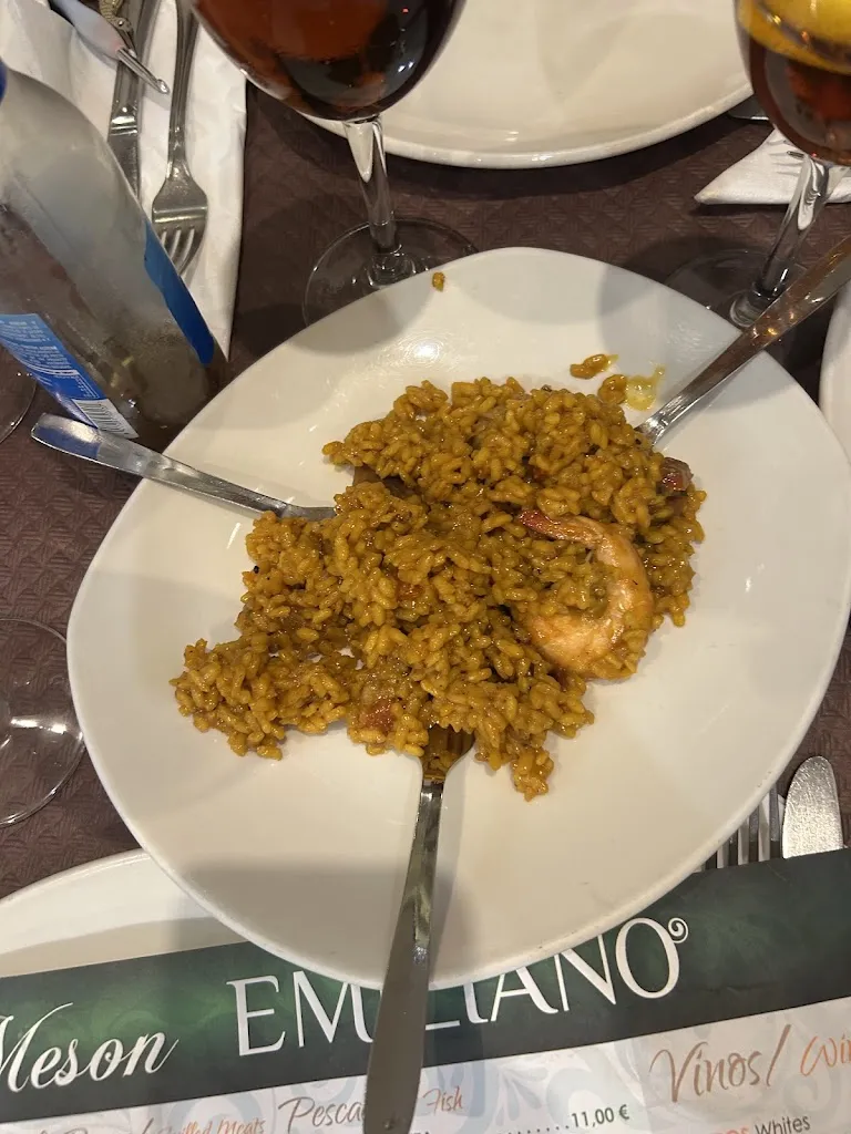 Lebriz Erdemir_Mesón Emiliano_Almuñécar_review