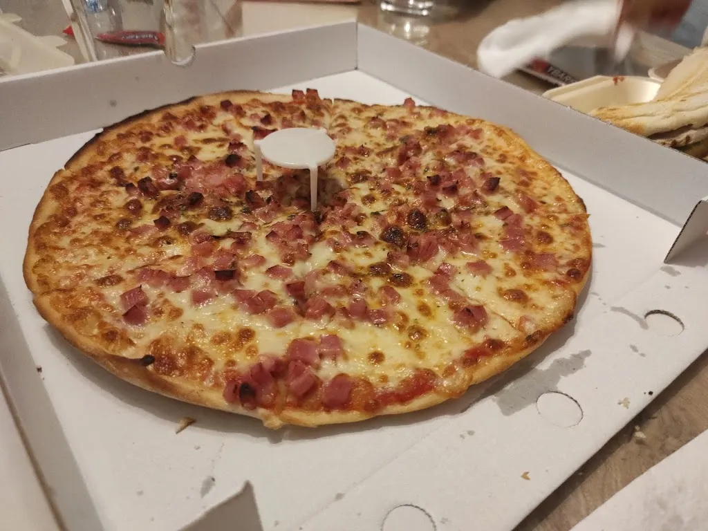 Pizzería Santa Ana restaurant in Atarfe