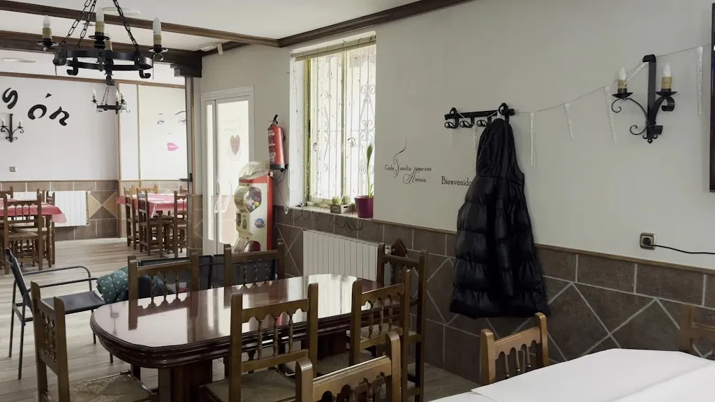 Enrique Pacheco_Rayma_Caniles_review