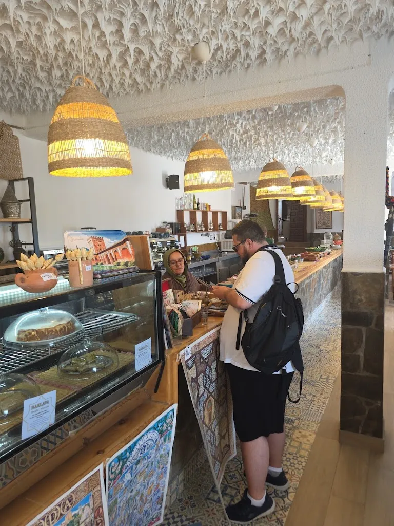 Mohammed Miah_Restaurante Jaima Los Llanos - Halal_Carataunas_review