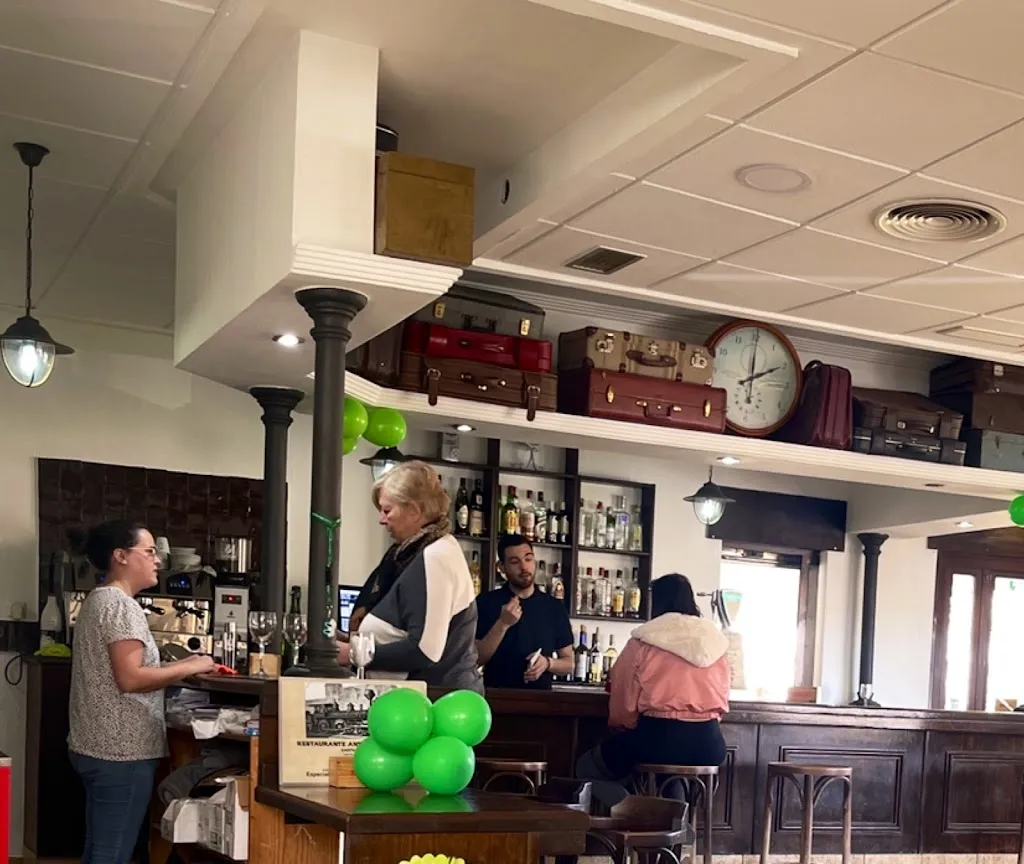 Bar restaurante Antigua Estacion restaurant in Castilléjar