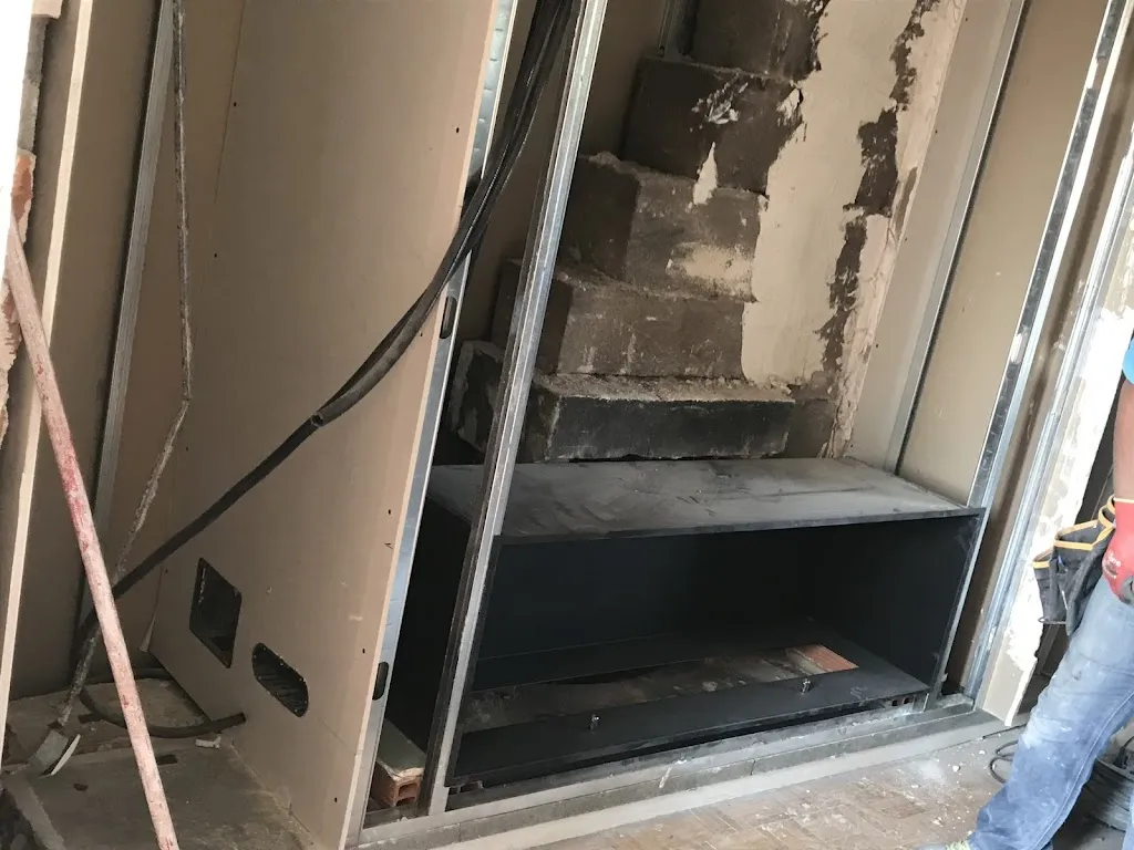 Felipe V._Eurochimeneas_Chimeneas_recensione