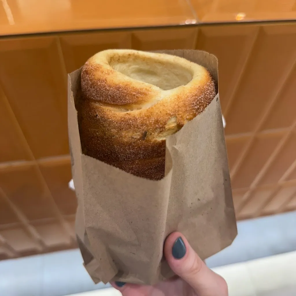 Anna_Lumier's Chimney Cake_Chimeneas_review