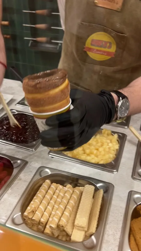 Lumier's Chimney Cake_Chimeneas_slider_image_2