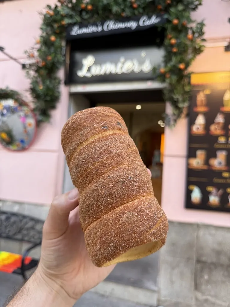 Lumier's Chimney Cake_Chimeneas_slider_image_3