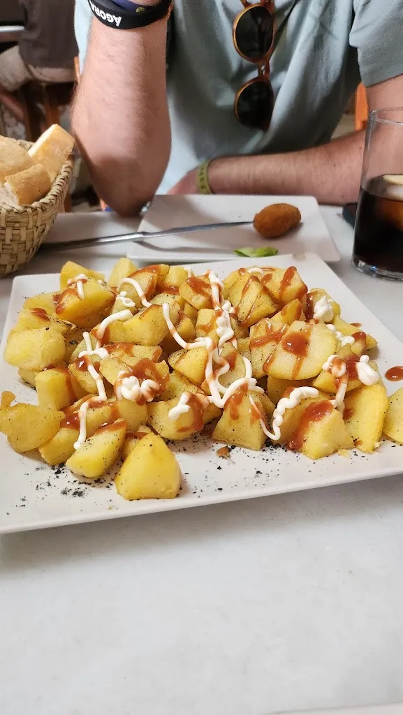 Álvaro López_Cirola bar_Castril_review