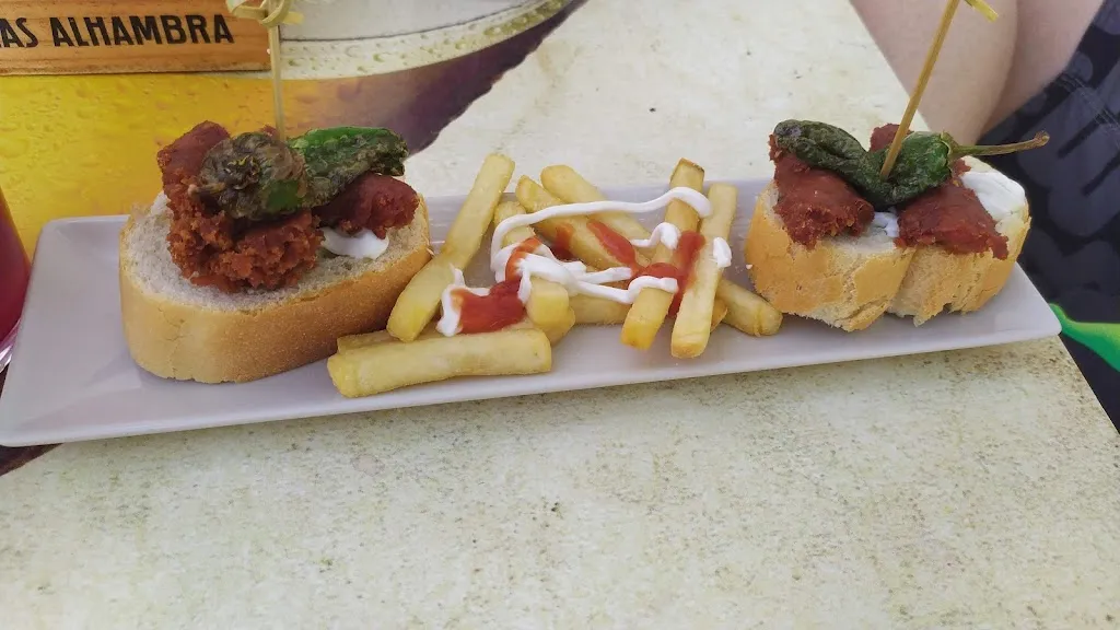 Ester Andujar_Bar Los Manolones_Castril_review