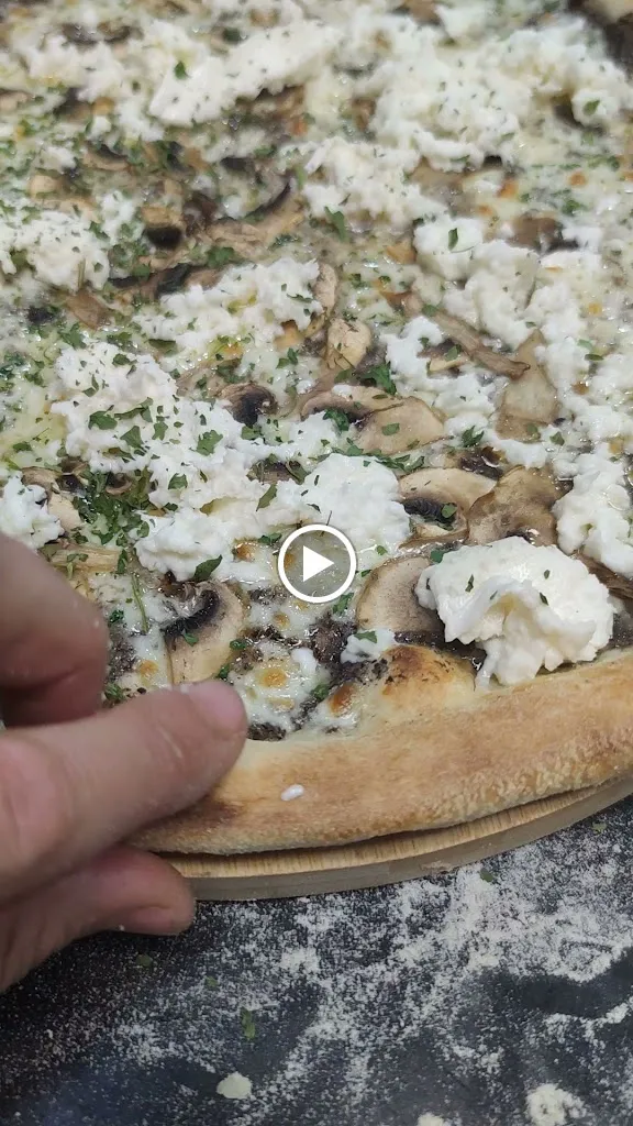 AMADORI PIZZERIA_Cenes de la Vega_slider_image_2