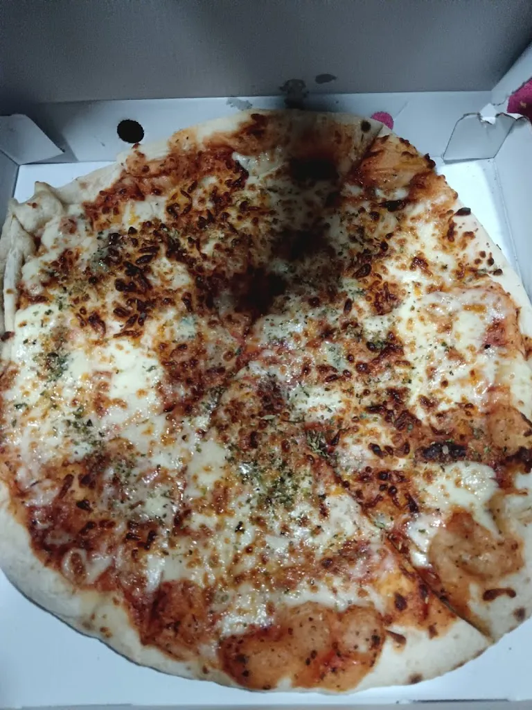 CAMPERO-PIZZA CENES DE LA VEGA | PIZZERIA HAMBURGUESERIA CENES_Cenes de la Vega_slider_image_3