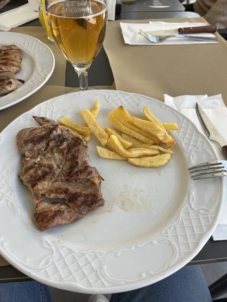 Enrique Ramon Zambrano Guerrero_Adarve Restaurant_Cijuela_review