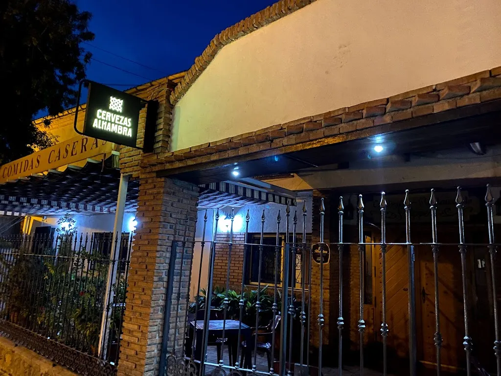 Café Bar Flipper restaurant in Colomera