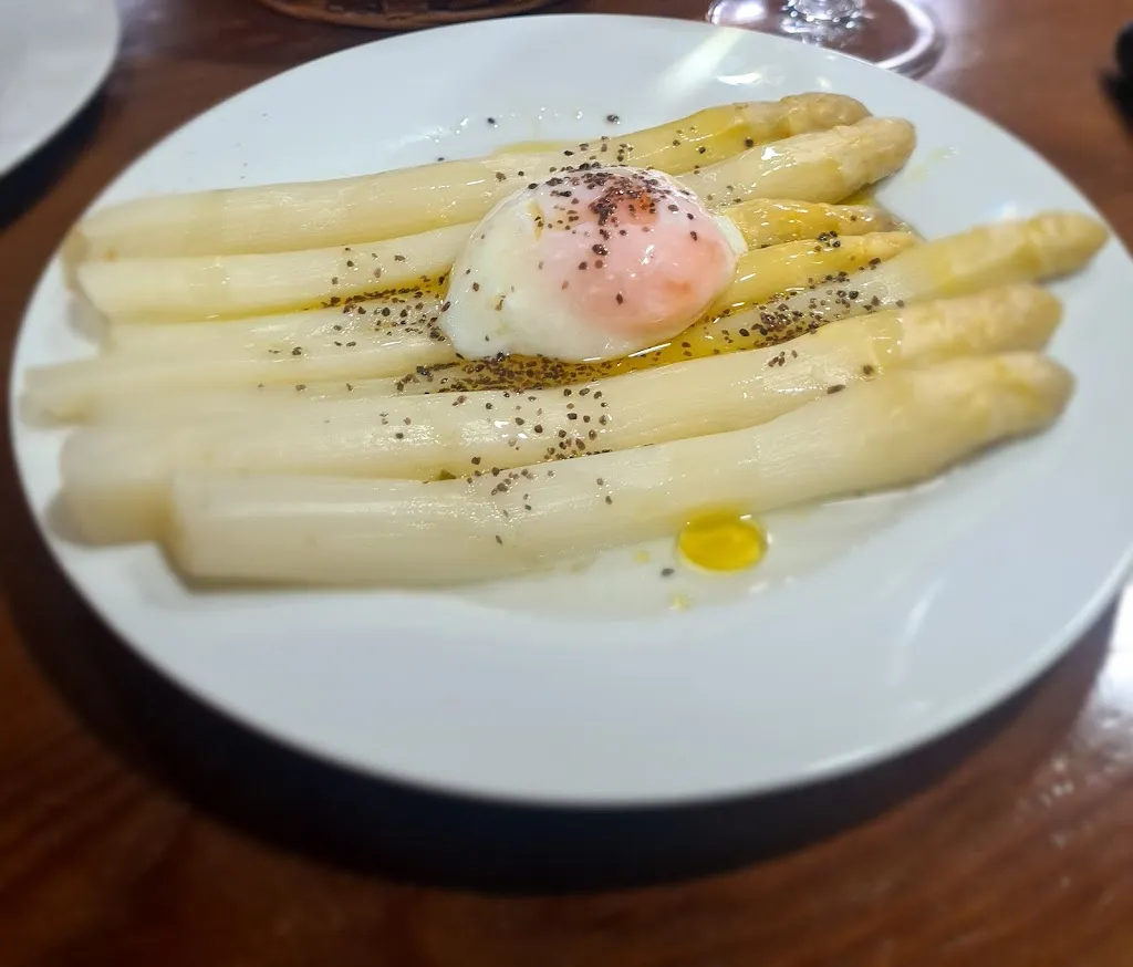 Vanessa Hedderich_Restaural_Calahorra La_review