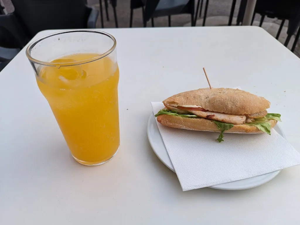 Jose A. Sánchez_Bar Restaurante La Azucarera_Calahorra La_avis