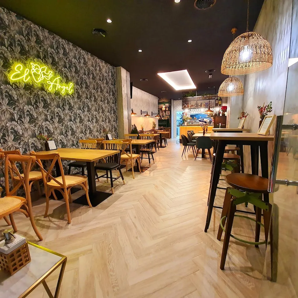 Cervecería bar restaurante El Ángel restaurant in Almoradí