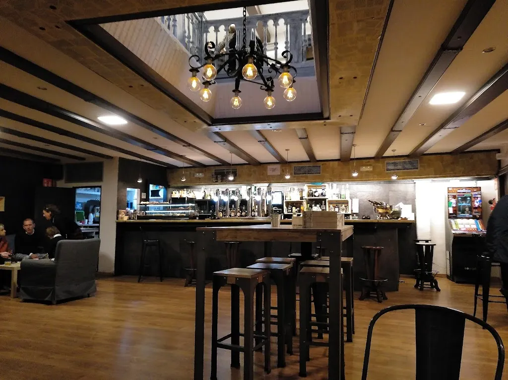 elia farré asens_Montserrat 2.0_Calahorra La_recensione