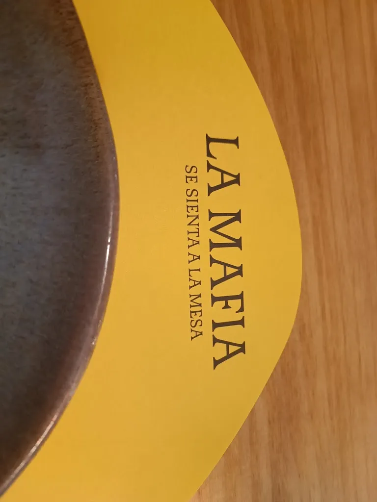 estil complements_La Mafia se sienta a la mesa_Calahorra La_review