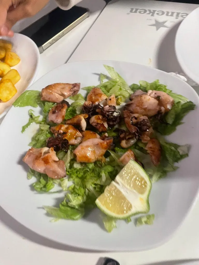 Angel ricart romero_Cafeteria bar Zambra_Cuevas del Campo_review