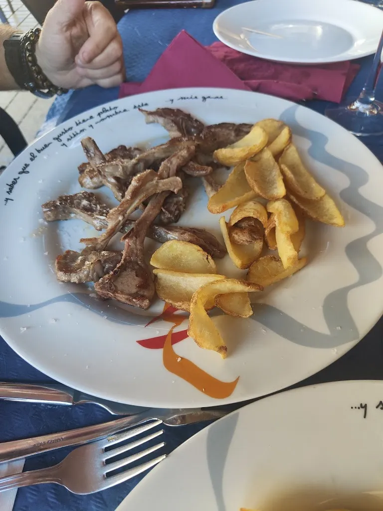 BAR LA BOTICA restaurant in Cuevas del Campo