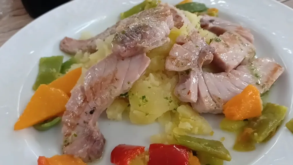 Hostal-Restaurante Ruta del Sur S.L._Cortes y Graena_slider_image_2