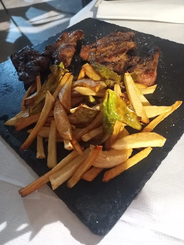 Almudena Fuentes_Bodegas Gómez Jiménez_Darro_review