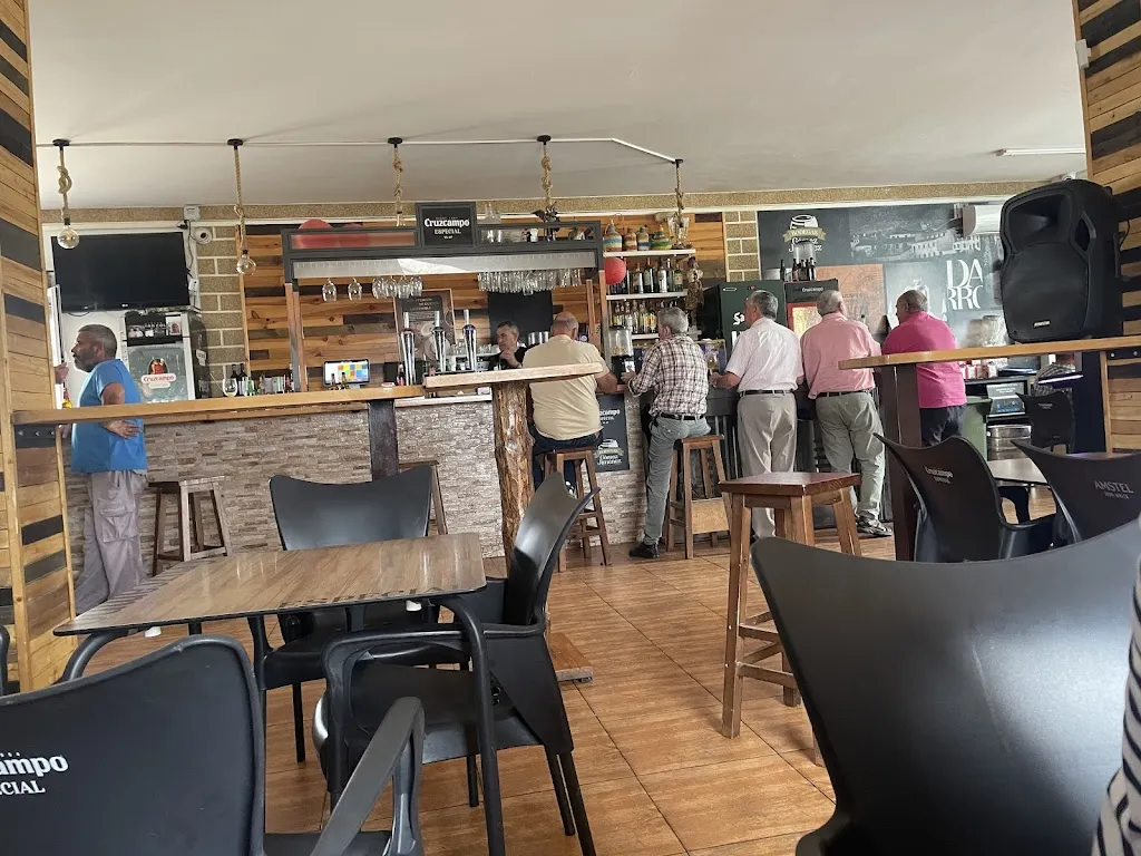 Juan José García_Bodegas Gómez Jiménez_Darro_review