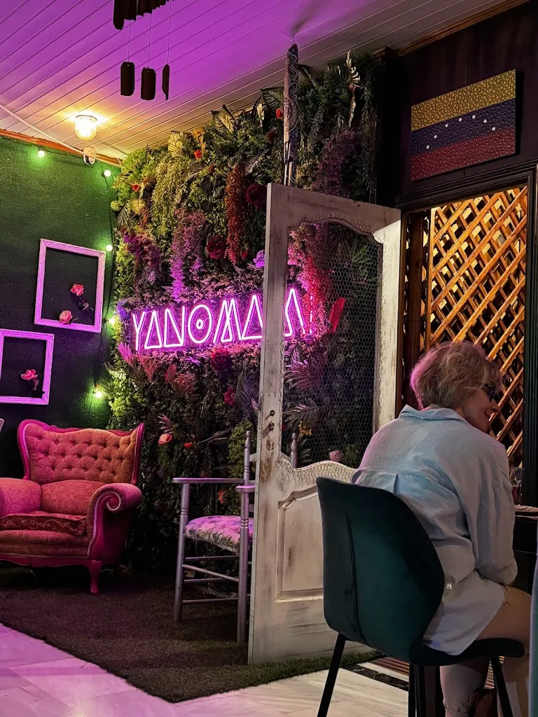 Yanomami Restobar restaurant in Churriana de la Vega