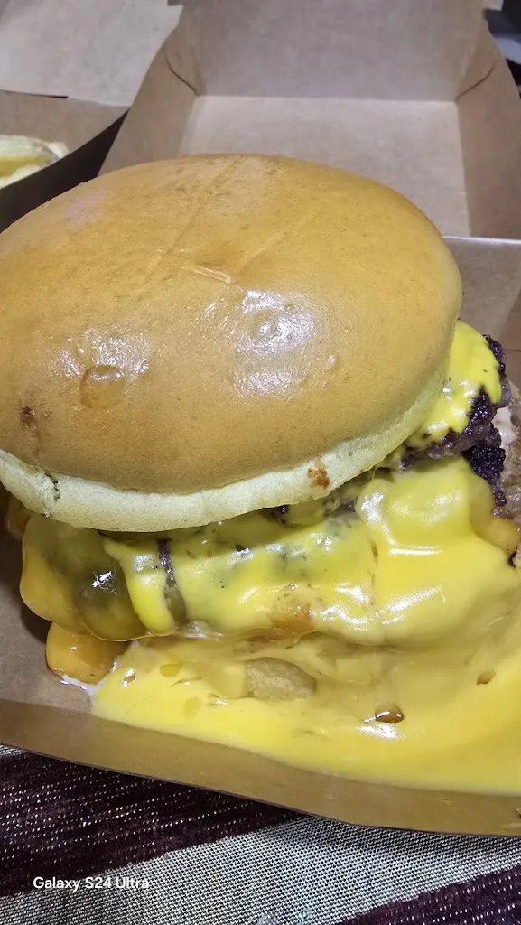 Conchi García_Zaki.Jr Burger_Churriana de la Vega_recensione