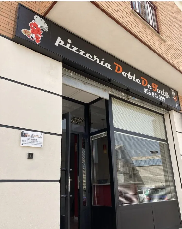 Pizzería Doble de Todo restaurant in Churriana de la Vega