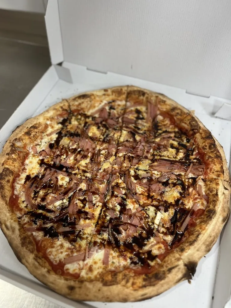 carmen rivas nieto_Pizzería y patatas asadas quecomo_Churriana de la Vega_recensione