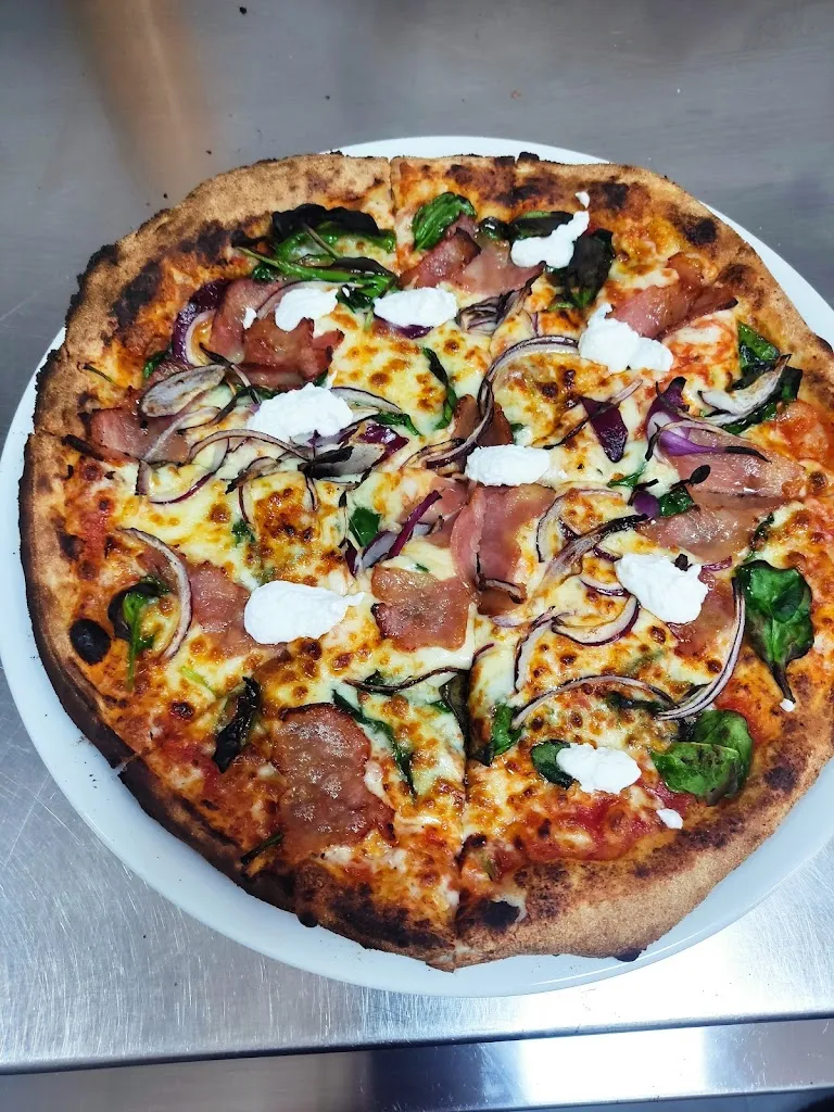 Pizzería y patatas asadas quecomo_Churriana de la Vega_slider_image_2