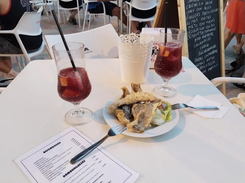 ALEJANDRO BRAVO SALVADOR_Bar La Plaza_Cúllar Vega_review