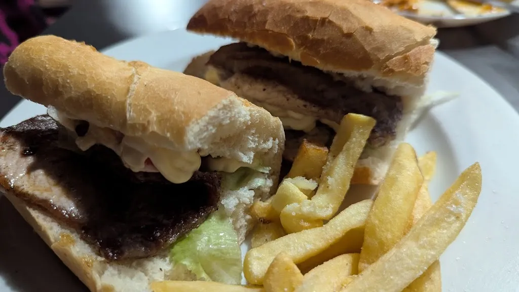 Paco Alvarez_Cafe Bar El Follón de la Tapa_Cúllar Vega_review