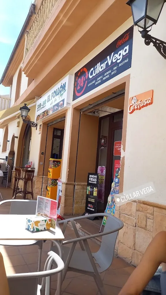 Cafe Bar El Follón de la Tapa restaurant in Cúllar Vega