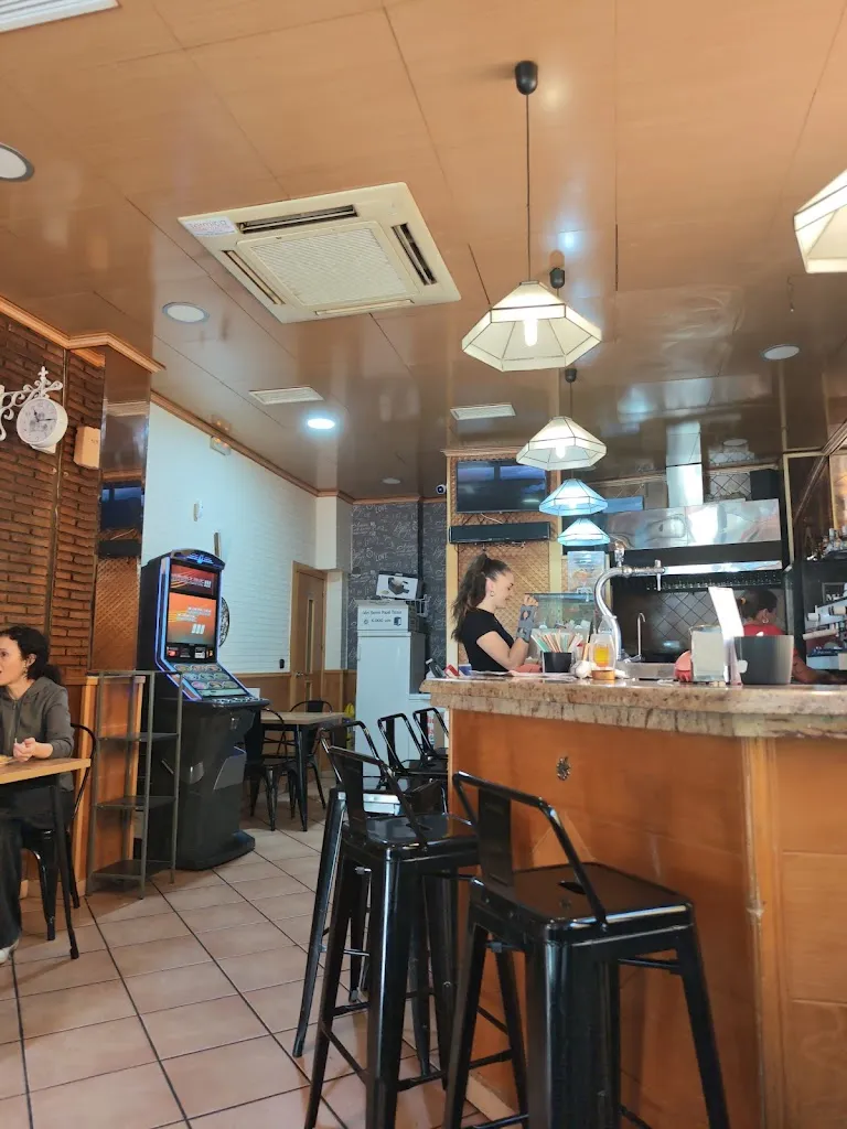 Jose Bautista_Cafetería La placita de mika_Cúllar Vega_recensione