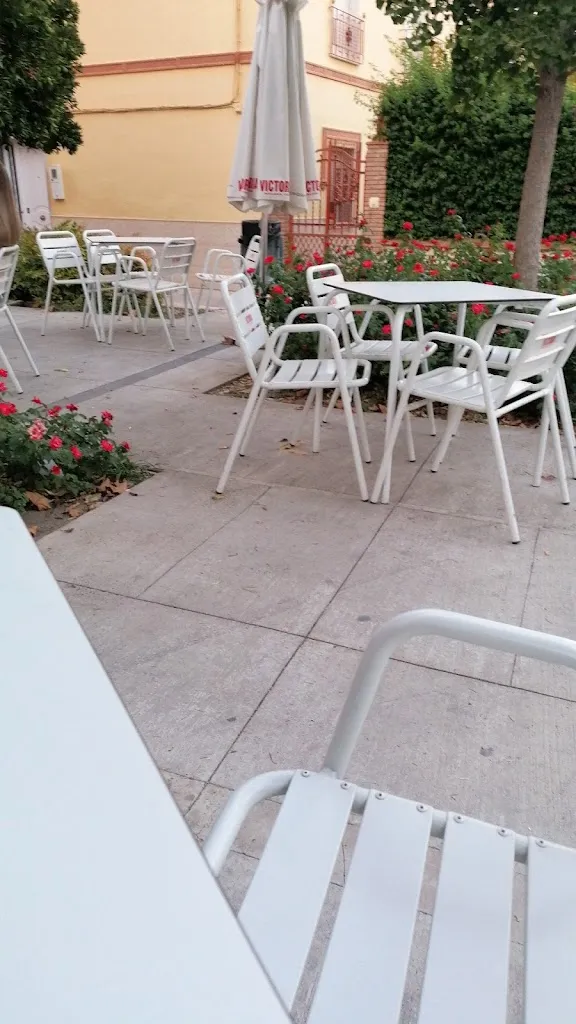 jesus delgado_Cafetería La placita de mika_Cúllar Vega_recensione