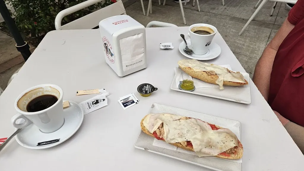 Cafetería La placita de mika restaurant in Cúllar Vega