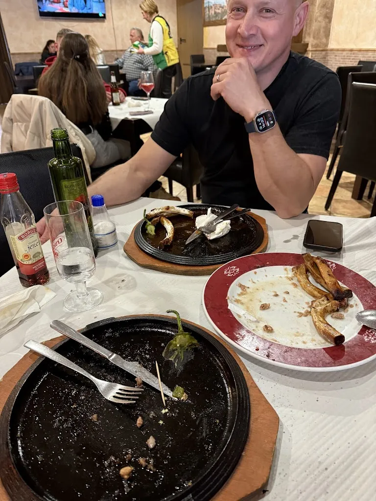 Tomas Hladik_bar los morenos_Cúllar_review