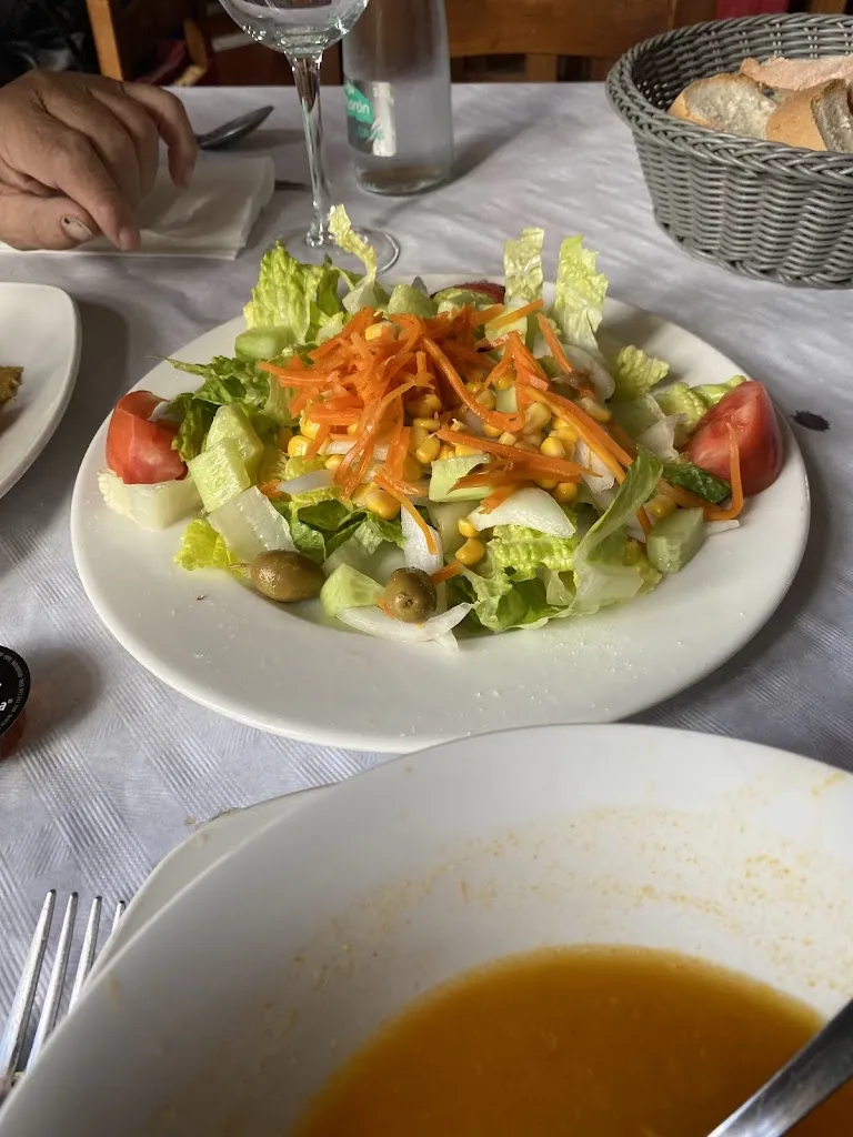 Art by Debra Farrell_Hotel Rural Los Chaparros_Freila_review