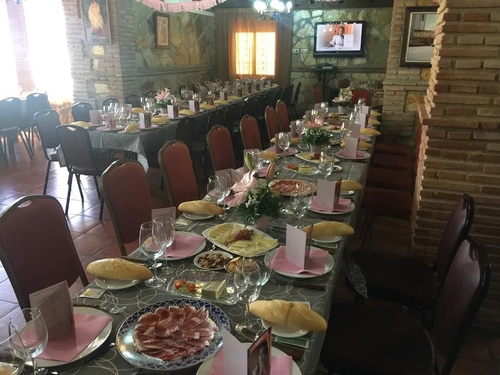 Hostal Restaurante Leyvamar restaurant in Guadahortuna