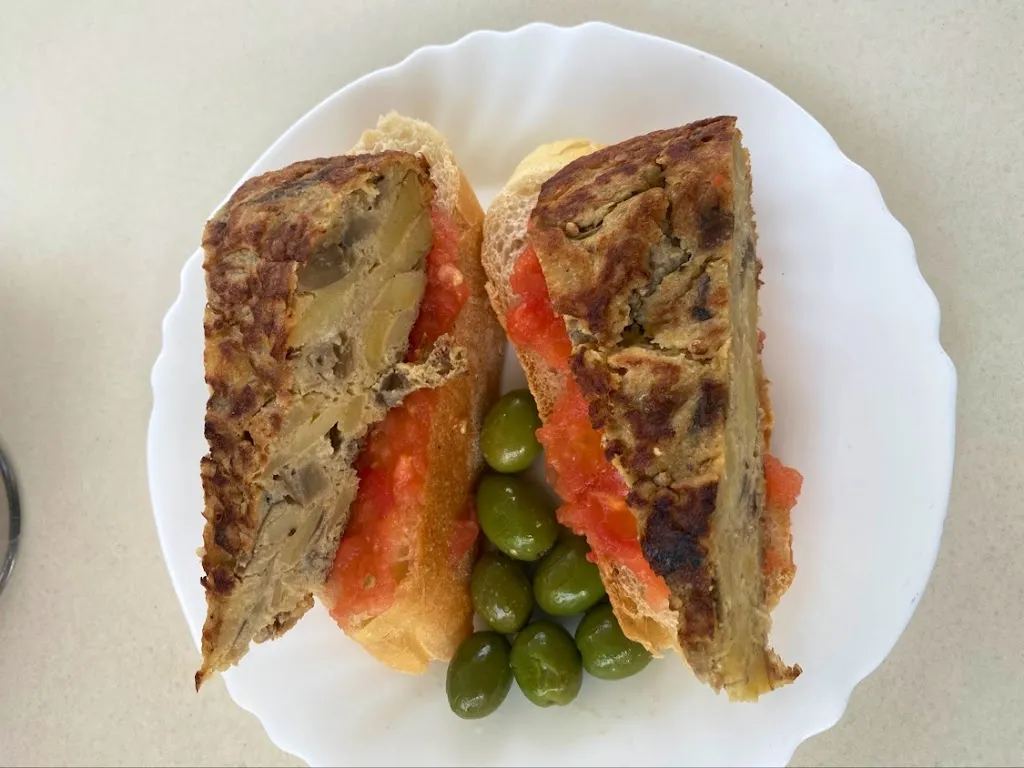 Adel Adventures_Comidas caseras Carmen_Guajares Los_review