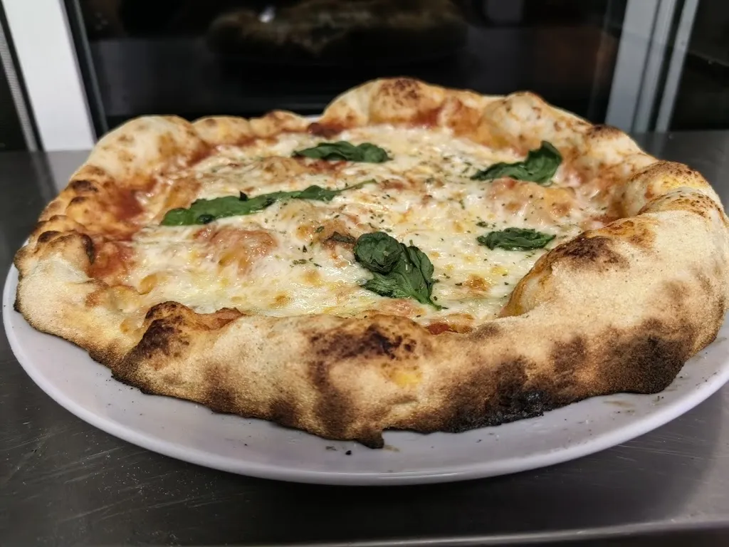 Pizzeria Restaurante La Cantina_Güevéjar_slider_image_3