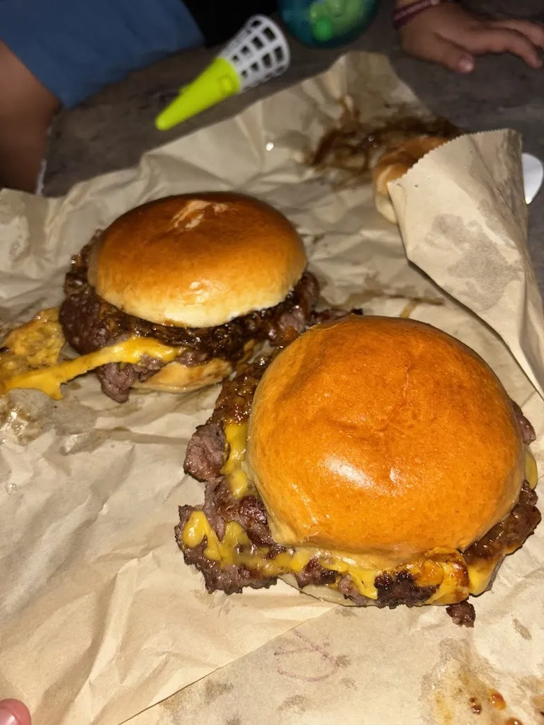 maria del amor ramirez sanchez_El santuario burger_Gabias Las_review