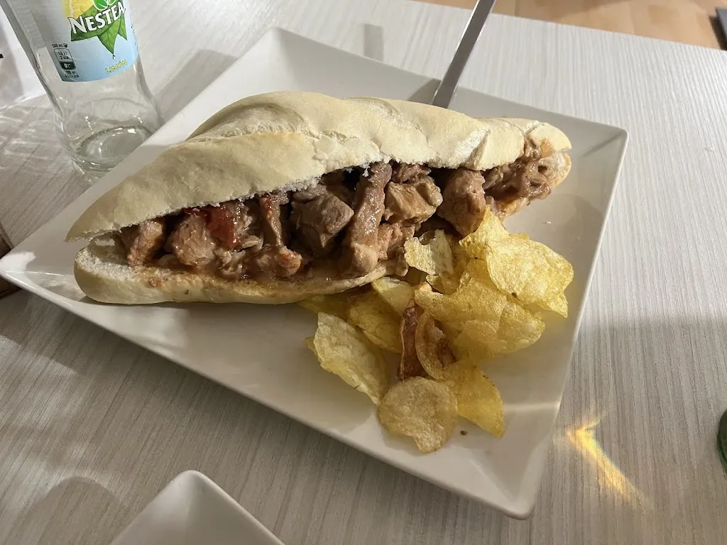 Antonio_Cafetería Vincent Van Gogh_Gabias Las_review