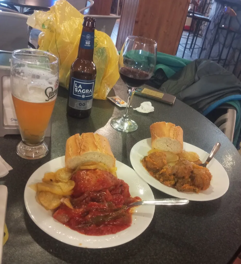 Rémy CASTERAN_Cafetería Las Nogueras_Huéneja_review