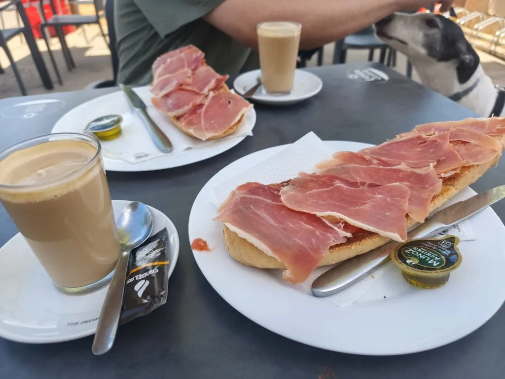 Área De Servicio Huéneja - Bar y Gasolinera_Huéneja_slider_image_2