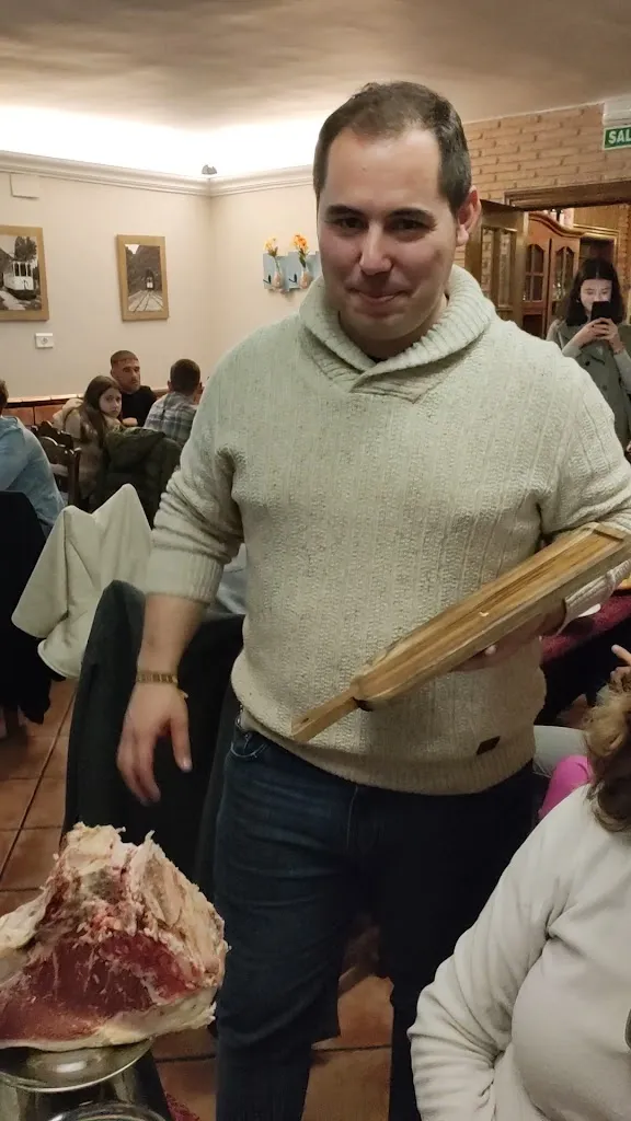 Restaurante Asador Casa Chiquito_Güejar Sierra_slider_image_2