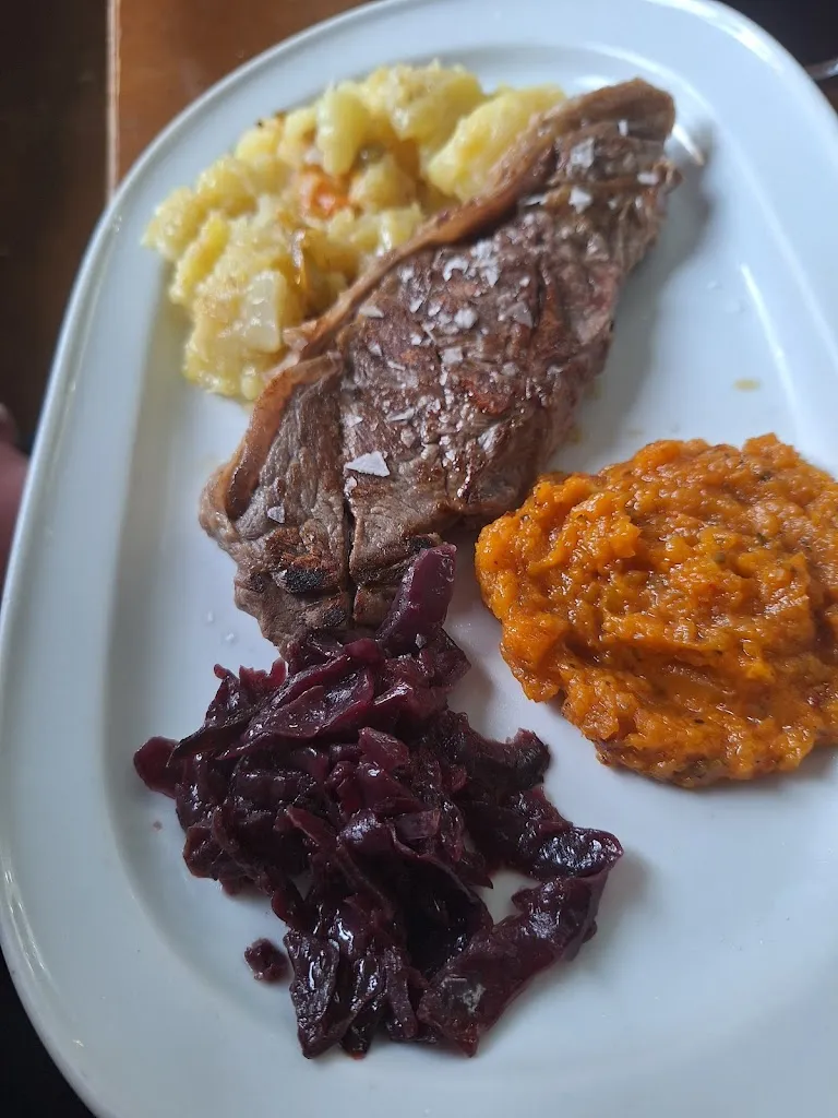 ana fuentelsaz_La Casona de Ade_Güejar Sierra_recensione